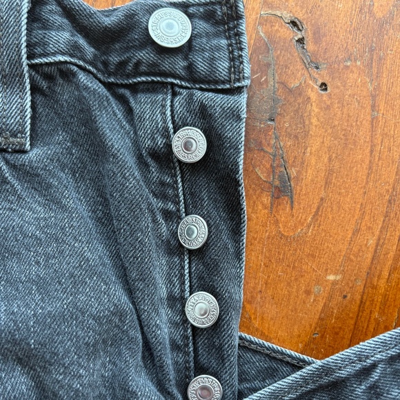Levi's 501 Mid Thigh Shorts | Bee's Knees - Picture 4 of 5